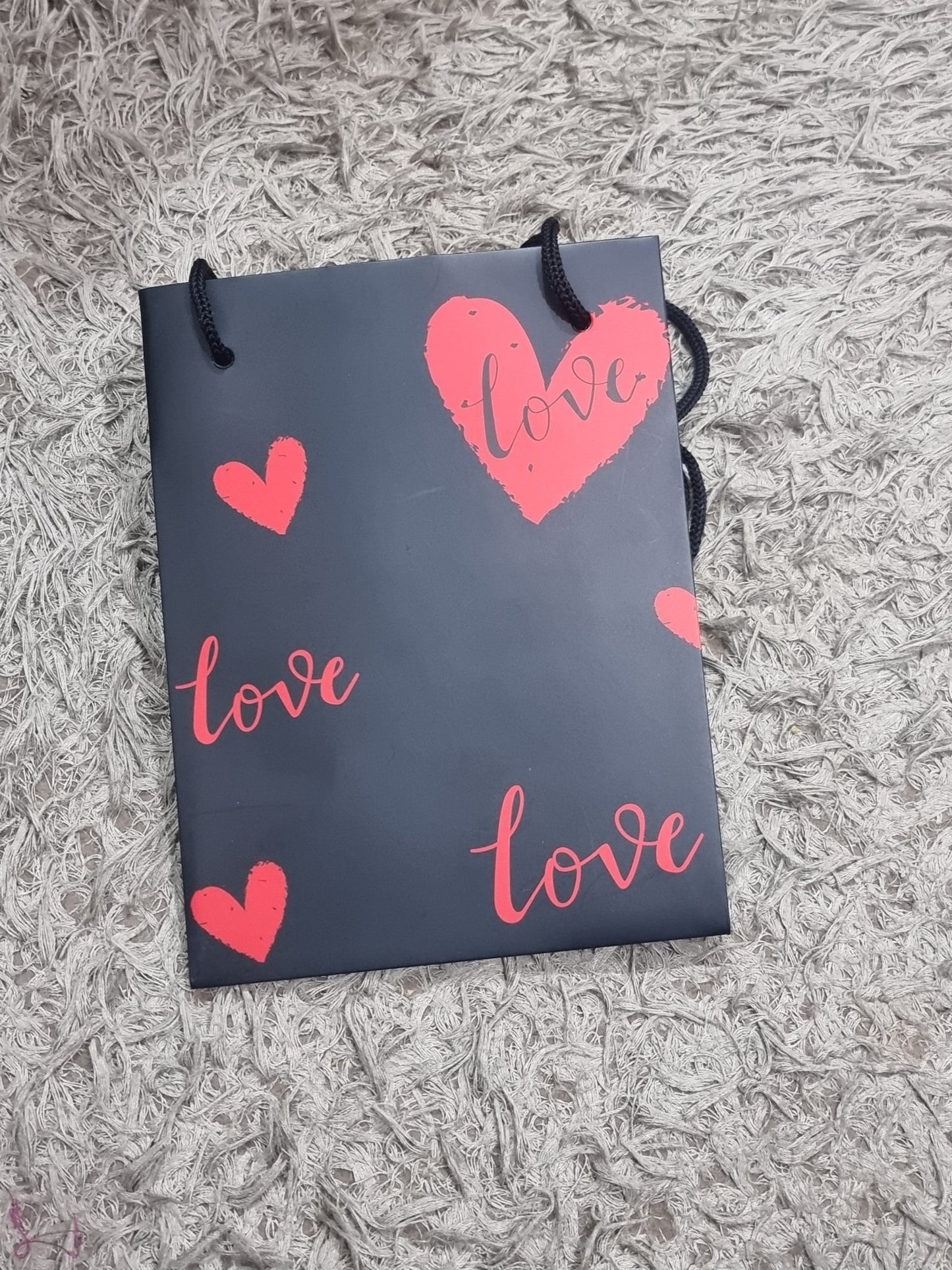 Valentine LOVE Gift Bag - KIISAS Perfumes