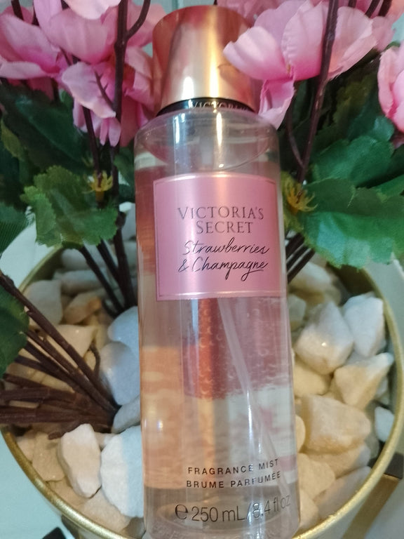 Victoria's Secret Strawberries&Champagne Fragrance Mist 250ml - KIISAS Perfumes